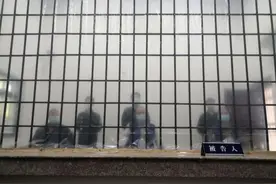 疫情期间聚众打麻将，该惩！该罚！图片