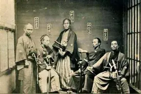 为何总说日本野心勃勃？看看它的国歌，翻译成中文，都唱了些什么图片