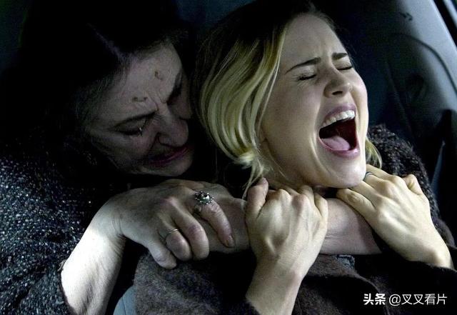 《鬼片逃生大全》：4招教你搞定《咒怨》《山村老尸》里的恶鬼