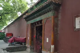北京东城：皇史宬南院历史遗留违建开始拆除图片