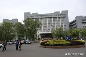 一个非清北不上，一个舍清北选南开，南北学霸的选择，你赞同谁？图片