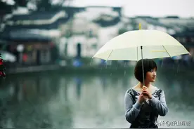 老人：这三种“亲近”之人，就算他们跪下来求你，也不能心慈手软图片