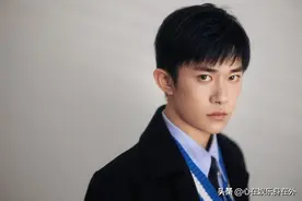 易烊千玺无力逃离港圈？曝其想和对方解绑，主动讨好京圈做退路图片