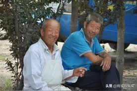 农村大爷5万元卖掉“祖传”铜菩萨，只为邻村人渡难关，看咋回事图片