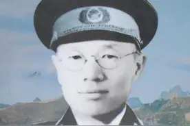 他没有参加过红军，率领一个师投奔八路军，55年被授予中将军衔图片
