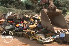 江西抚州：大批非法渔具集中销毁，现场堆积成山图片