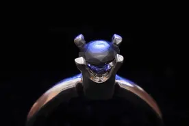 小哥用攒了一年的指甲盖做钻戒，受几百万人围观！最后他成功了么图片