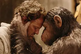 心理学：当一个人在对你做这4件事情，他就是在“驯服”你，小心图片