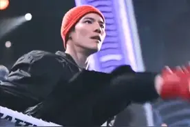 参加完这档综艺后，向佐的“功夫巨星”梦，怕是彻底破碎了图片