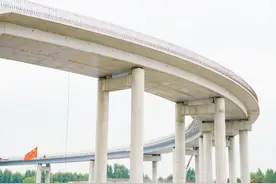 环湖大道东线这座互通立交雏形初现图片