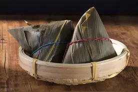 粽子煮熟后吃不完？学会这2招，粽子照样软糯鲜香，不回生不变硬图片