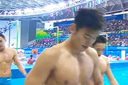 “露额头”！今年就试试这 5 种彭于晏也超爱的短发造型吧图片