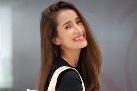 泰星安妮·彤帕拉松图片