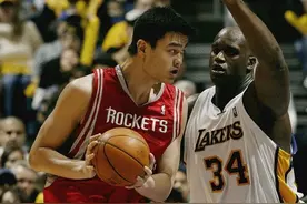 奥尼尔生涯面对姚明场均21+10+2，姚明数据如何？不愧是8届全明星图片