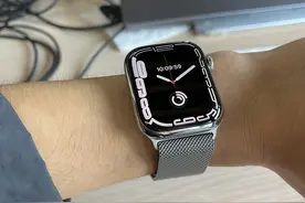 Apple Watch Series 7银色不锈钢相伴一周，边框是真窄，续航是真差图片