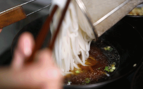 「十堰美食」嗦完吃货们推荐的这些粉店,我被这几家勾了魂儿