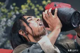 打蒋门神前，武松为何见一家酒铺就喝三碗？难道真的越喝越厉害？图片