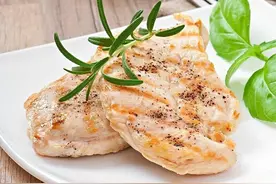 为什么鸡胸肉能成为健身、减重瘦身的食材圣品？图片