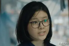 长得丑就不要硬演美女，有人演得像村姑，有人我想把她的脸遮上图片