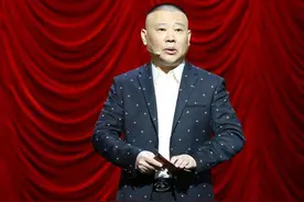 郭德纲在没成名前被妻子嫌弃，后来远赴日本，如今过得怎么样图片