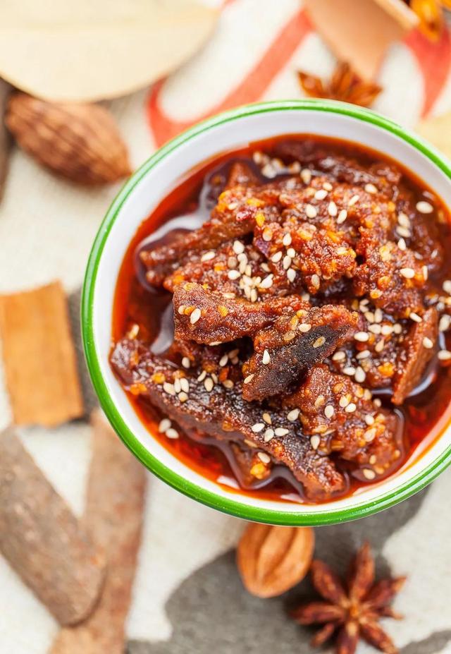 跷脚牛肉：乐山人的市井和江湖