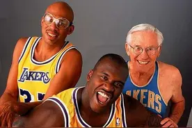 “中锋始祖”乔治-麦肯：职业生涯九年七冠，NBA第一位禁区统治者图片