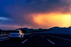 「睡前小故事」Automotive Horror 极速恐怖图片