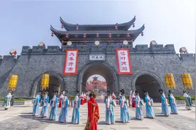磁县：邯郸方特“五一”国风盛宴缤纷开场图片