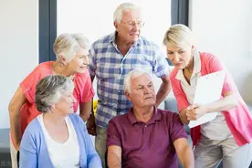 79岁老人自述：去兄弟姐妹家走一圈才知道，原来人老了都一样可怜图片