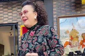 杨议夫人孟真罕露面，曾是歌星红过老公！恩爱31年无惧富婆示威图片