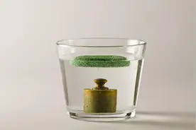 国高材比对｜用水和酒精测试塑料密度，区别有多大图片