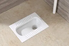 第一次见人把蹲便器装在这，省地还方便，太聪明了图片
