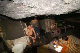 一家六代人隐居在山洞，靠两头猪自给自足，外人很难发现图片