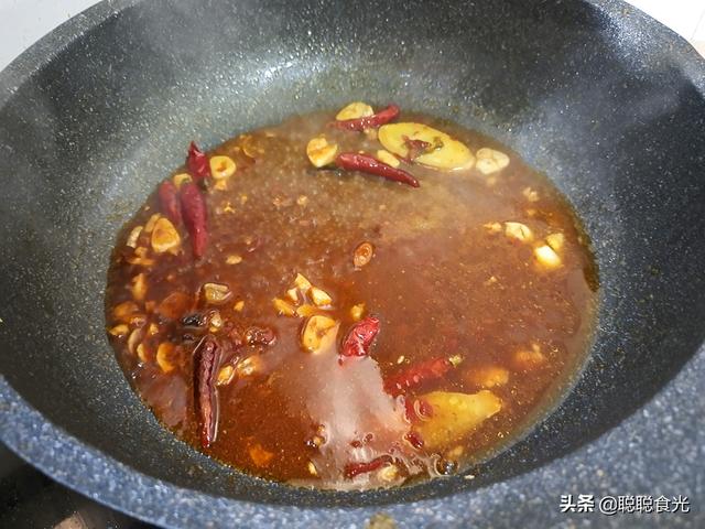 惊蛰时节，多吃这道“清肠”菜，含铁量高，春季常吃气色好