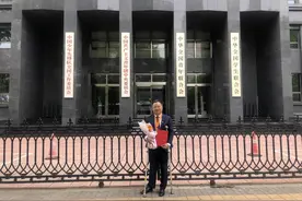 “红动齐鲁 强国有我”：拄拐的追梦人图片