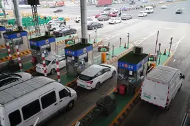 今天起，高速公路恢复收费！这样通行不“卡壳”，没装ETC引发堵塞将被罚款图片