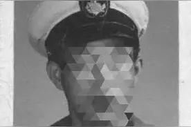 65年全军换装，海军服作校服。图片