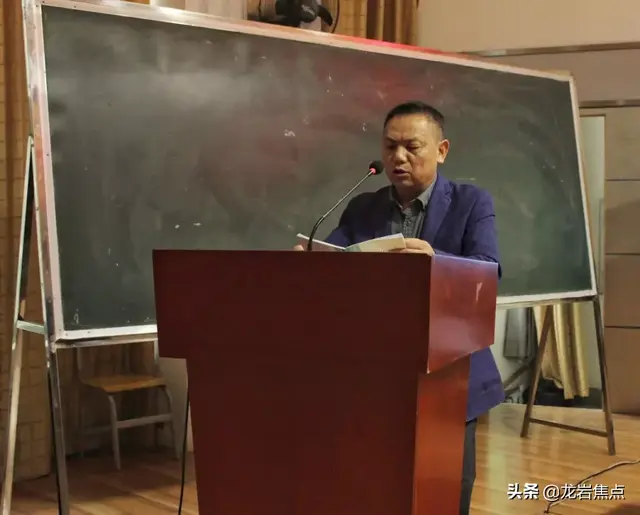 百般红紫斗芳菲 魅力教研展新颜——龙岩市小学语文统编教材六年级“样子课堂”与“优化设计”教学开放活动