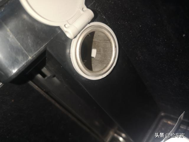 报价22万的雷克萨斯RX270，开10万公里就漏油，还能传三代吗？
