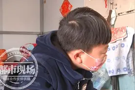 充值手游4万元，妈妈哭着打儿子：“我得装4万袋水泥！”图片