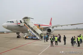 江苏南通机场 迎来首架驻场国际全货机图片