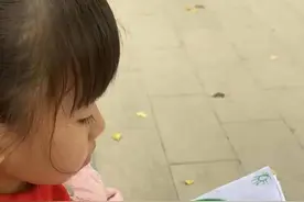 没报任何英语班，6000块的买书钱，带娃顺利裸听英文初章书图片