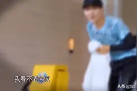 盘点周深的迷惑行为：找隐形眼镜表情太搞笑，在线呼叫土拨鼠图片