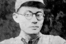 狱中的他，给“小萝卜头”当起了国文老师图片