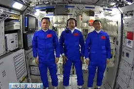 交会对接时，神舟12号图像显示两个"天和号"，聂海胜问谁是真的？图片