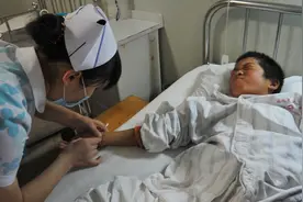 “中国蛇村”为啥有这么多蛇？村民与毒蛇打交道，被咬伤怎么办？图片