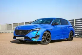 换标“狮子头”，新一代标致308实拍，搭1.6T插混引擎图片