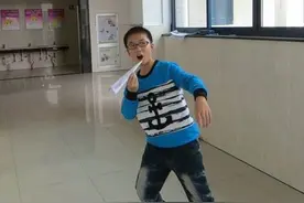 你在纸飞机起飞之前，也会哈一口气吗？图片
