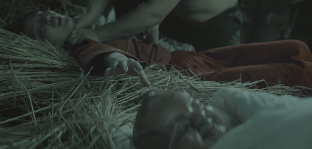 上线1天就破纪录，这片凭什么能被捧为：2021年第一国产惊悚片？