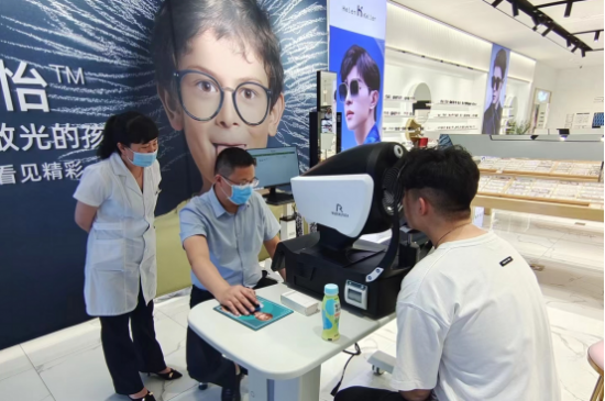 罗敦司得安视怡青少年镜片，聚焦清晰，看见精彩